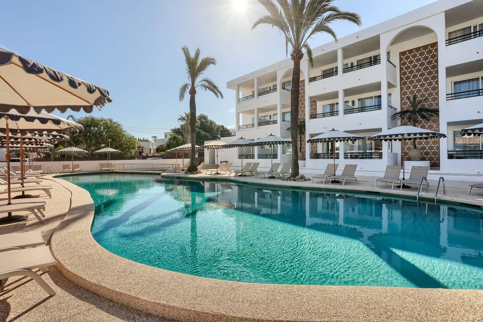 Ready apartments in a Wyndham resort in Mallorca, 150 m from the beach